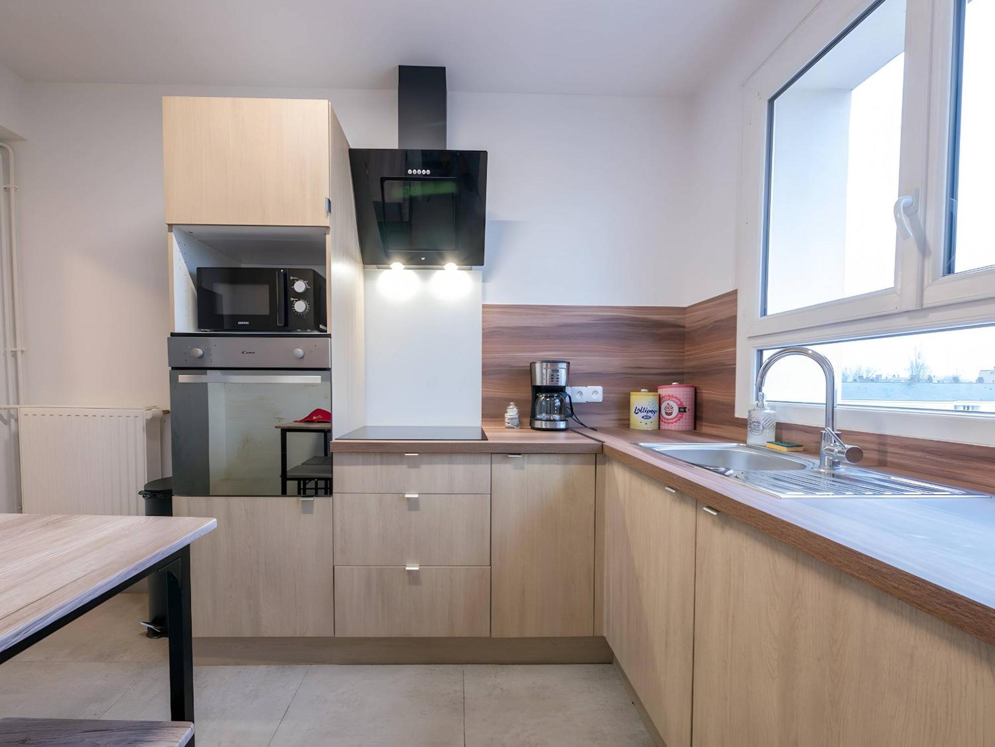 Апартаменты Le Spacieux - Circuit - Parking - 8 Personnes - Reve Au Mans Ле-Ман Экстерьер фото