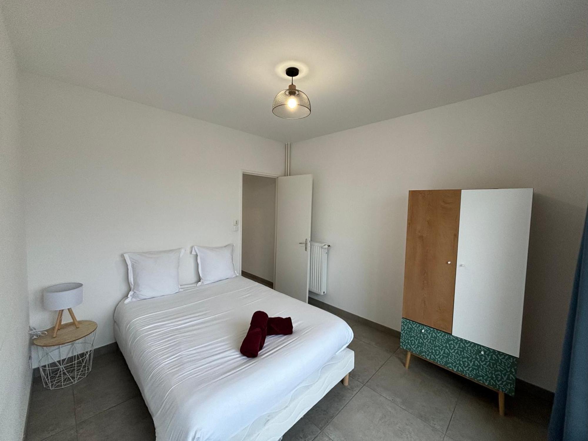 Апартаменты Le Spacieux - Circuit - Parking - 8 Personnes - Reve Au Mans Ле-Ман Экстерьер фото