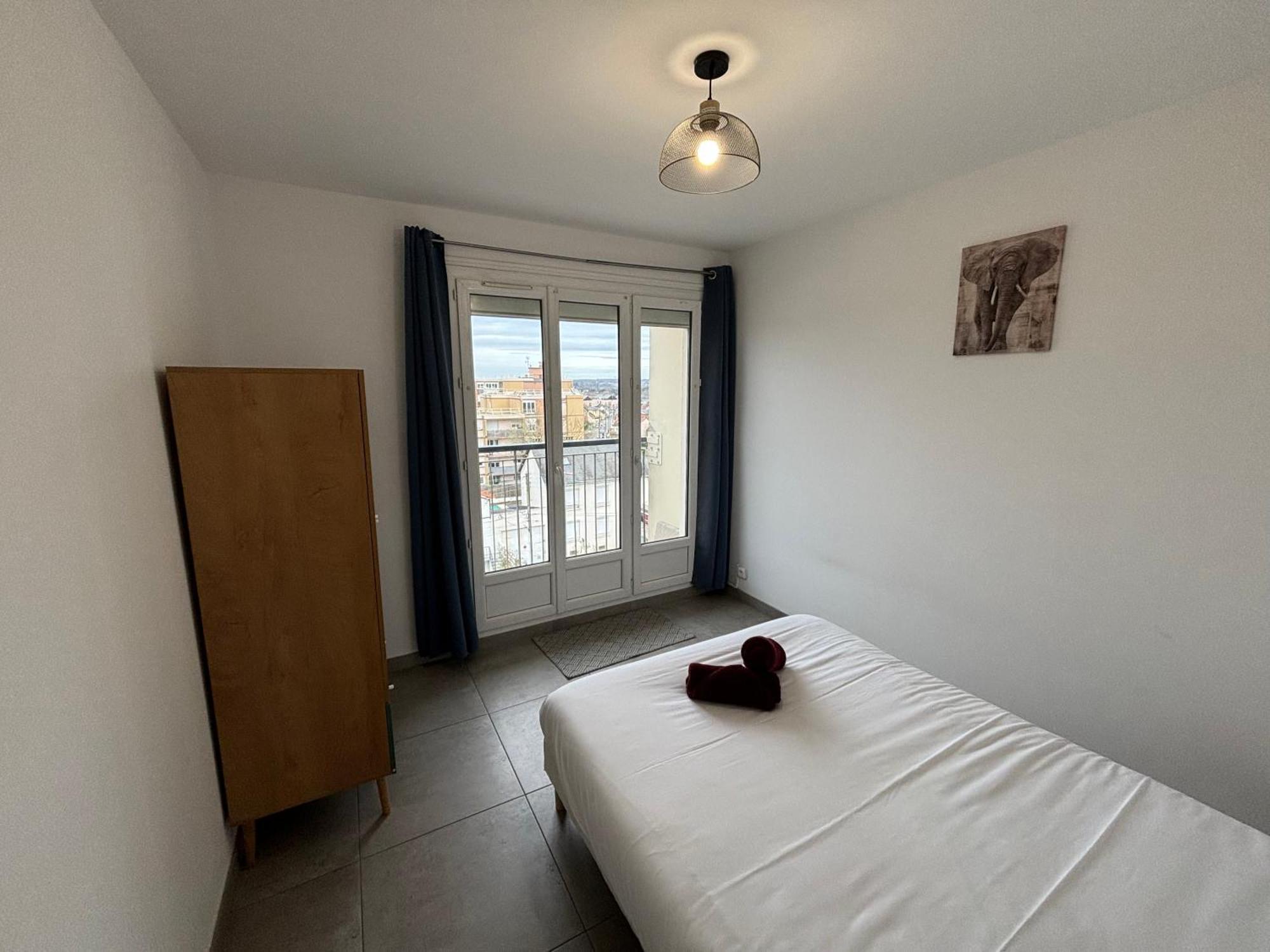 Апартаменты Le Spacieux - Circuit - Parking - 8 Personnes - Reve Au Mans Ле-Ман Экстерьер фото