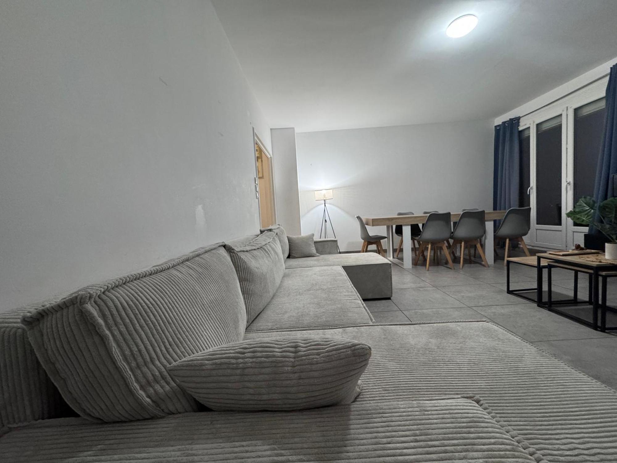 Апартаменты Le Spacieux - Circuit - Parking - 8 Personnes - Reve Au Mans Ле-Ман Экстерьер фото