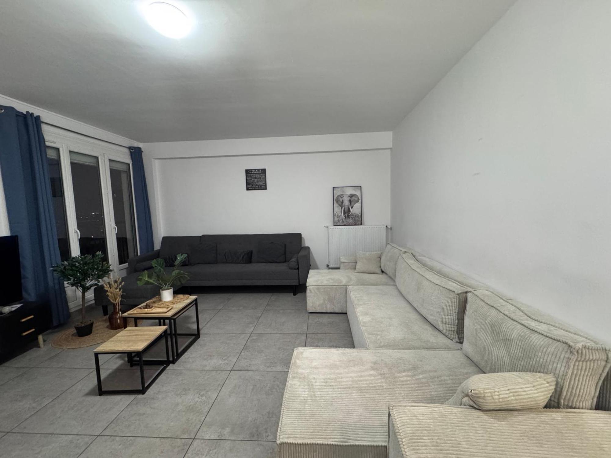 Апартаменты Le Spacieux - Circuit - Parking - 8 Personnes - Reve Au Mans Ле-Ман Экстерьер фото